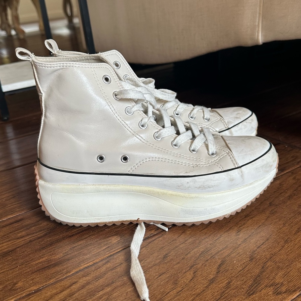 Steve Madden Winston White chunky platforms